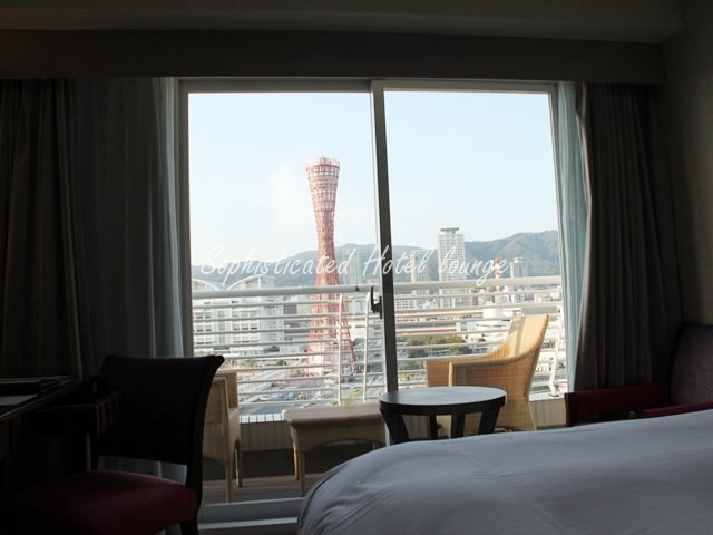 神戸メリケンパークオリエンタルホテルの客室の様子と備品