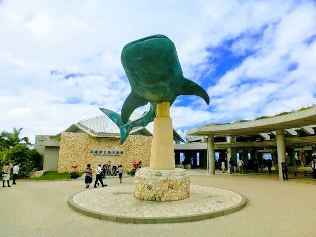 センチュリオンホテルリゾートヴィンテージ沖縄美ら海のフロントで美ら海水族館のチェックイン時間・チェックアウト時間