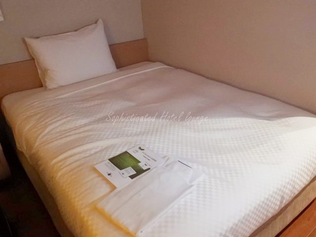 ホテルユニゾ福岡天神の客室ベッド