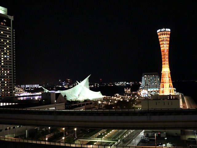 神戸ポートタワーホテルのお部屋からの夜景