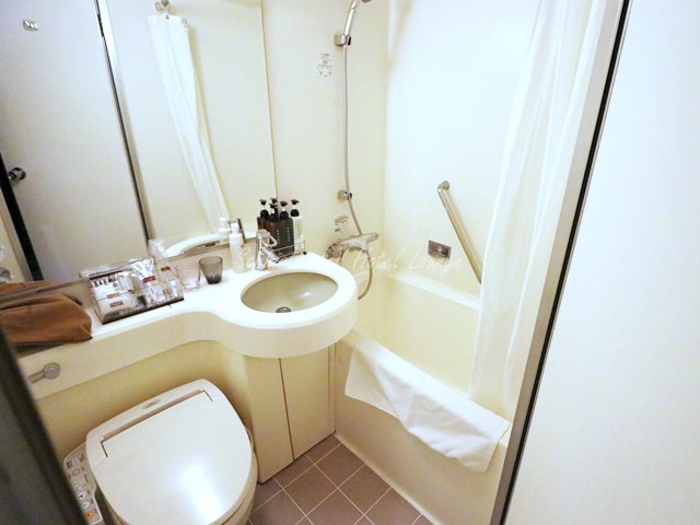 三井ガーデンホテル熊本のバスルームとトイレ