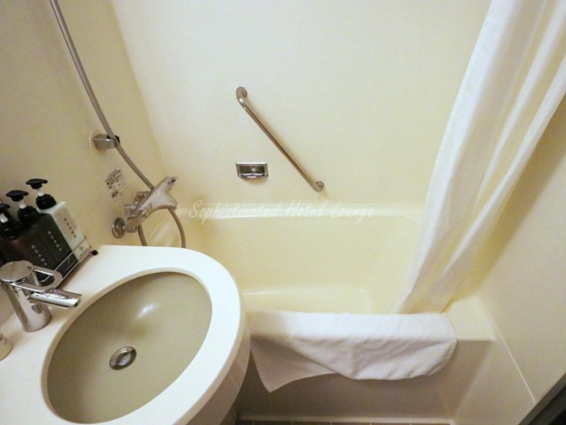 三井ガーデンホテル熊本のバスルームとトイレ