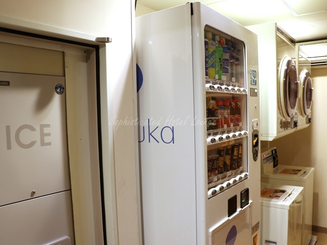 三井ガーデンホテル熊本の館内施設　自動販売機とコインランドリー