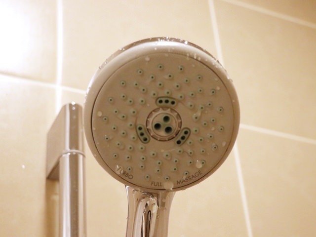 ANAホリデイ・イン仙台のバスルームのシャワーヘッド