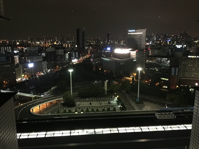レム新大阪の窓から見える景色と夜景