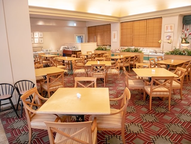 カフェレストランテラス(ホテルオークラ東京ベイ）の座席の配置
