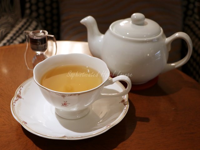 バーラウンジ フェリーチェのアフタヌーンティーセットの2種類目の紅茶