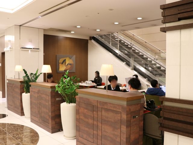 ラウンジ エスタシオン カフェ（渋谷 エクセルホテル東急）の座席の種類は？
