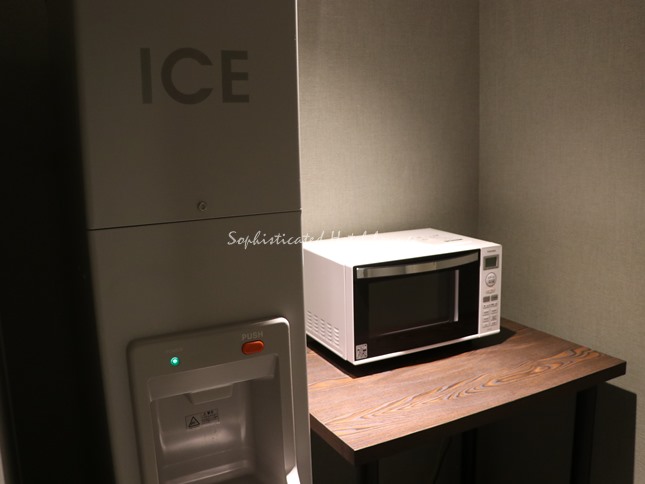 製氷機と電子レンジ