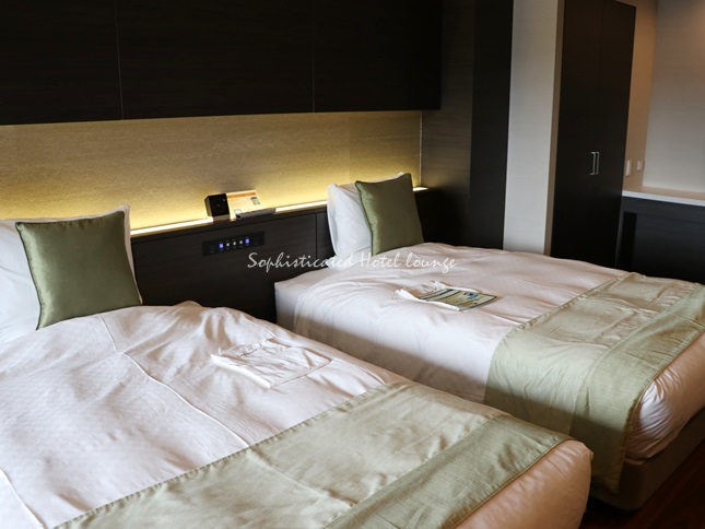 ホテル京阪京都グランデのお部屋の様子と備品（ベッド）