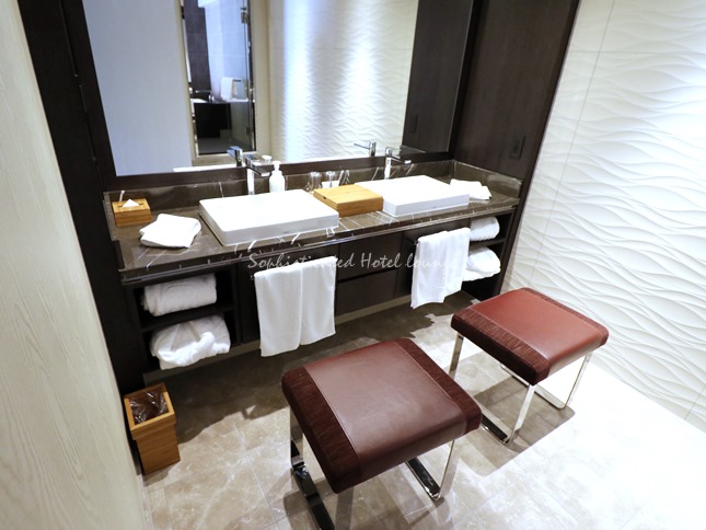 リーガロイヤルホテル京都のバスルーム（洗面台）