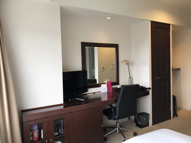 ANAクラウンプラザホテル岡山の客室の様子と備品