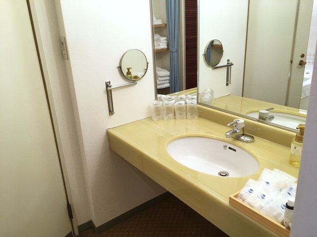 ザ・ホテルリマーニ＆スパ牛窓のバスルーム（洗面台）