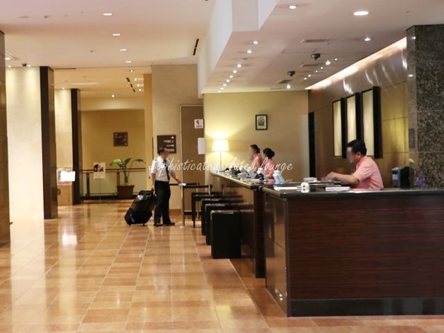ANAクラウンプラザホテル沖縄ハーバービューのフロントロビー