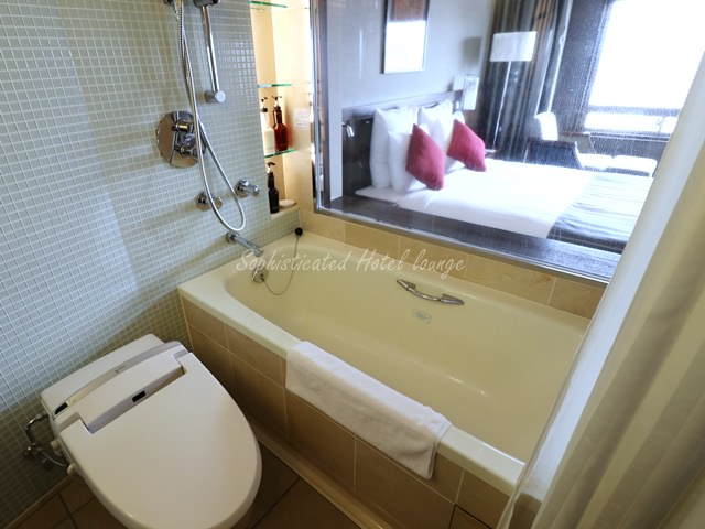ANAクラウンプラザホテル沖縄ハーバービューのバスルーム（お風呂）