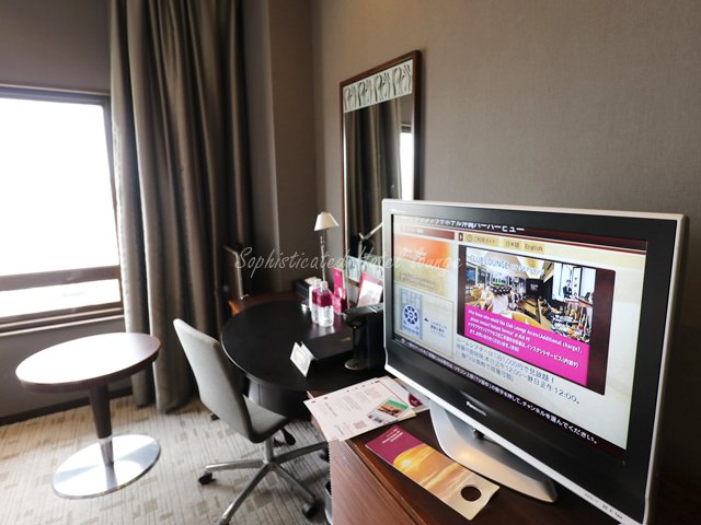 ANAクラウンプラザホテル沖縄の客室備品のテレビ