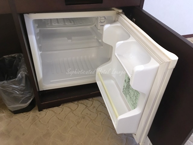 サイプレスリゾート久米島の客室備品（冷蔵庫）