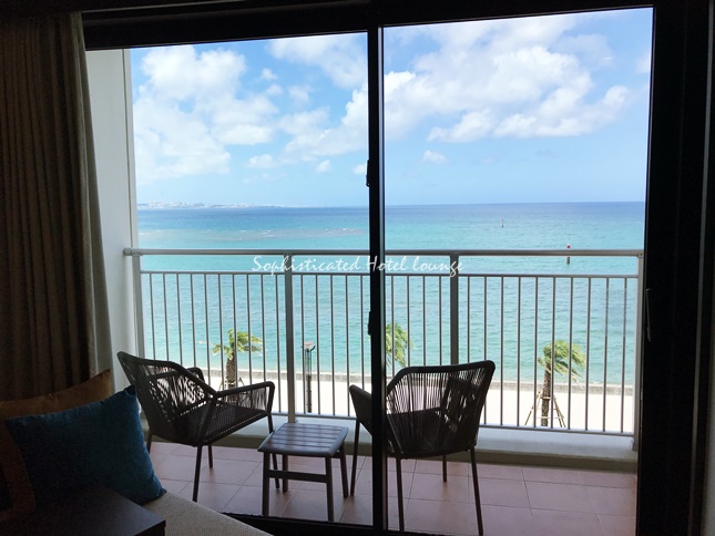 ダブルツリーbyヒルトン沖縄北谷リゾートのお部屋の窓からの景色