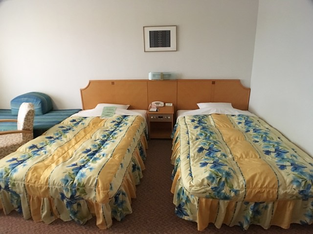 ロイヤルホテル沖縄残波岬のお部屋の様子と客室備品