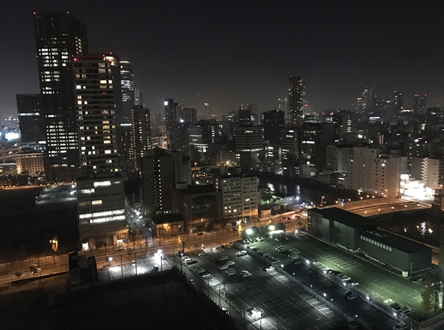 リーガロイヤルホテル大阪の客室から見える夜景