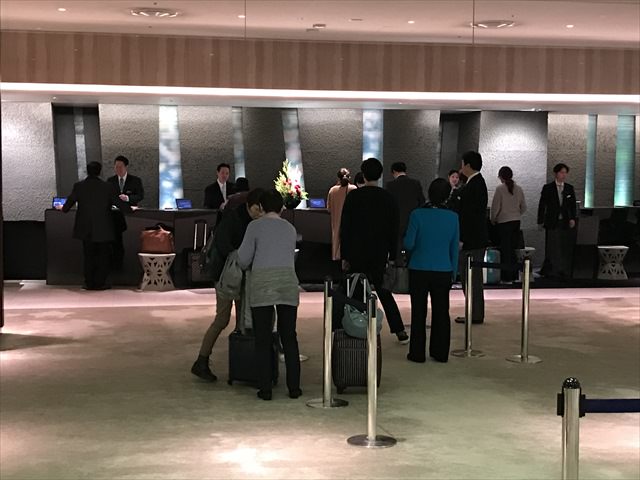 リーガロイヤルホテル大阪のチェックイン時間は？