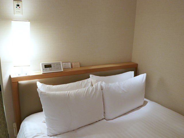 ホテルアソシア静岡の客室（お部屋）のシモンズベッド