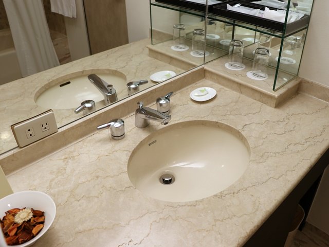 コートヤード・マリオット銀座東武ホテルの洗面化粧台