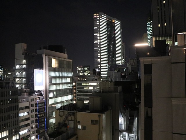 コートヤード・マリオット銀座東武ホテルの窓から見える夜景