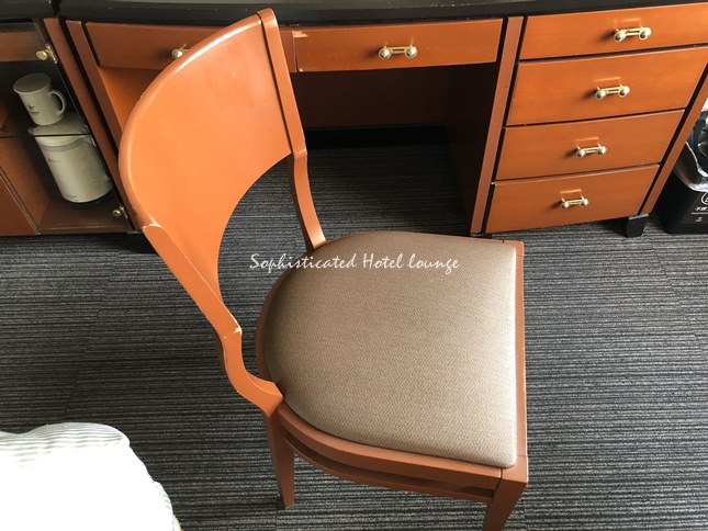 客室備品の椅子