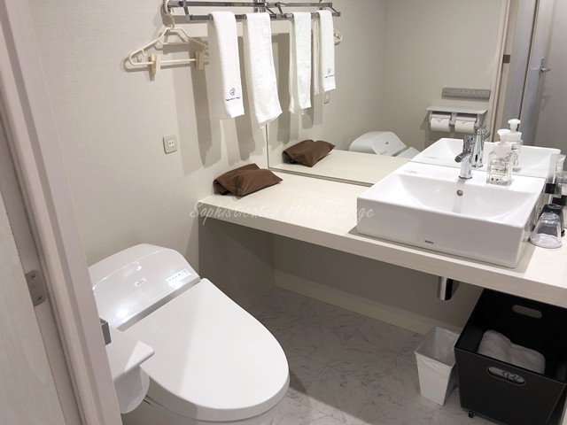 ダイワロイネットホテル千葉中央のバスルームとトイレ