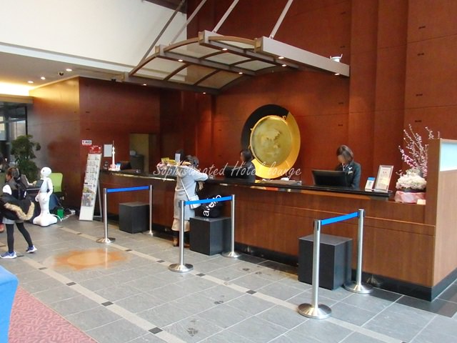 札幌東武ホテルのフロントロビ―のカウンター