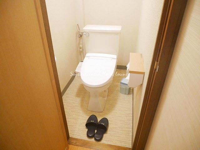 人丸花壇の客室トイレ