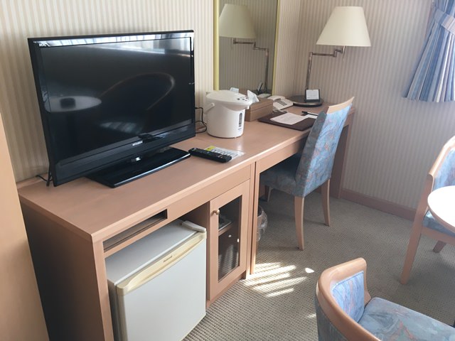 ホテル万葉岬の客室のお部屋の様子