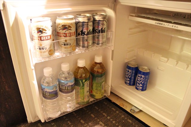 冷蔵庫はミニバー、ドリンクや飲食物の持ち込みは可能なの？