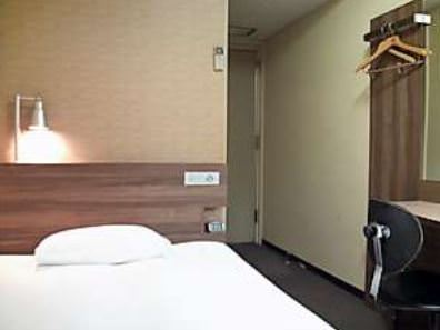 高知駅前の超お安い値段で泊まれるホテル