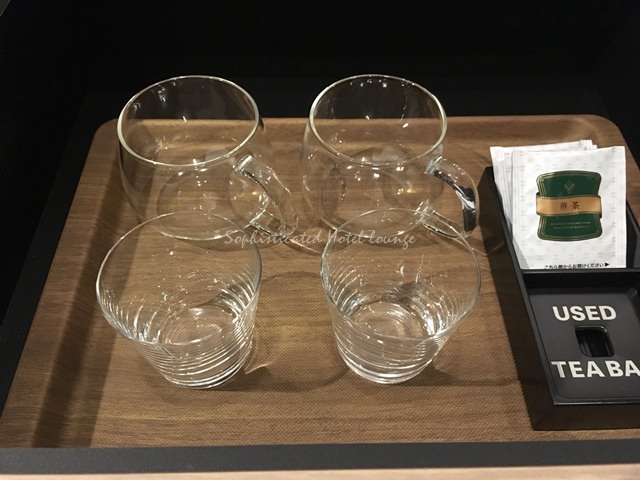 ホテルコルディア大阪の客室備品（カップとグラス）