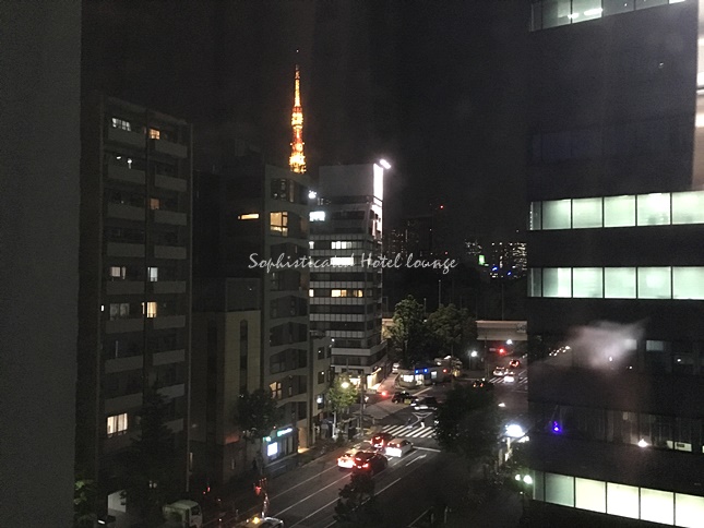 窓から見える東京タワー