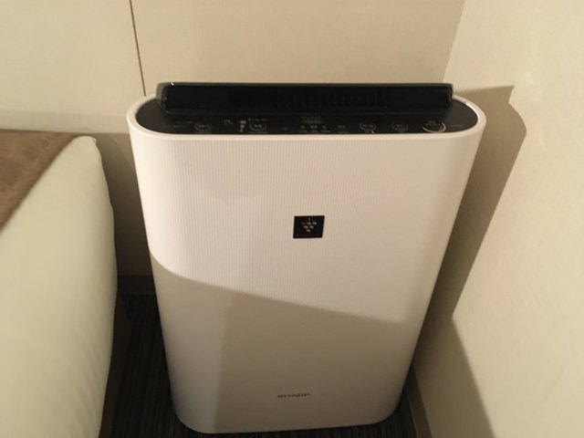 スーパーホテルLohas赤坂のお部屋の様子と備品　空気清浄機