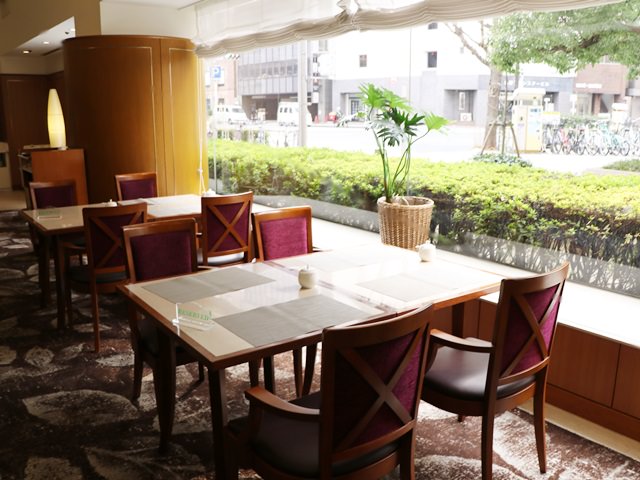 THE LOUNGE（ザ サイプレス メルキュールホテル名古屋）の座席の種類