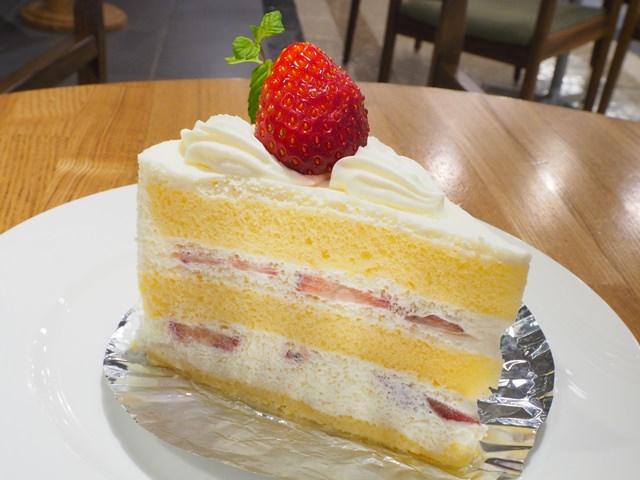 コーヒーラウンジ（ホテル日航成田）のおすすめ人気メニュー 苺のショートケーキ