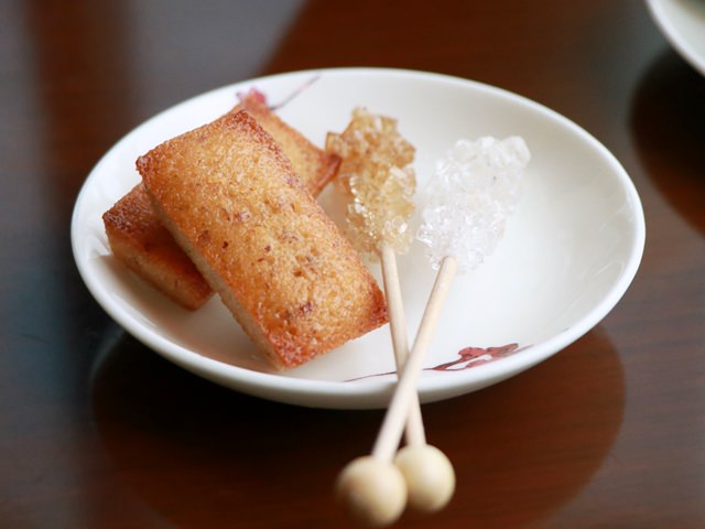 3-60 （スリーシクスティ）（インターコンチネンタルホテル大阪）の人気メニュー　ケーキセットの小菓子